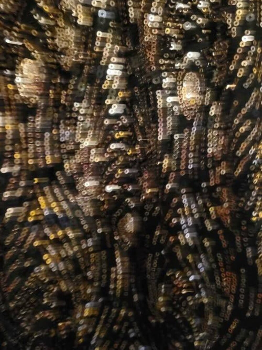 Beautiful sequin gown - Picture 3 of 5